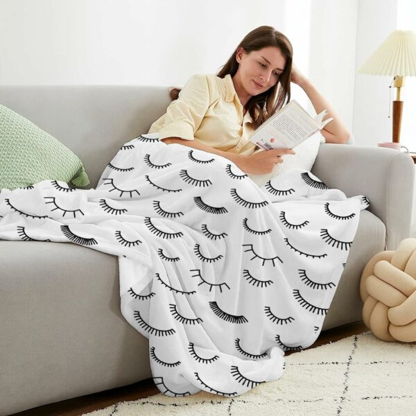 Beauty Cartoon Charming Eyelash Sofa Blanket - Image 2