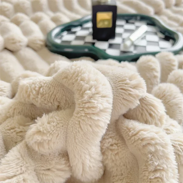 Imitation Rabbit Fleece Velvet Warmth Cozy Blanket - Image 2