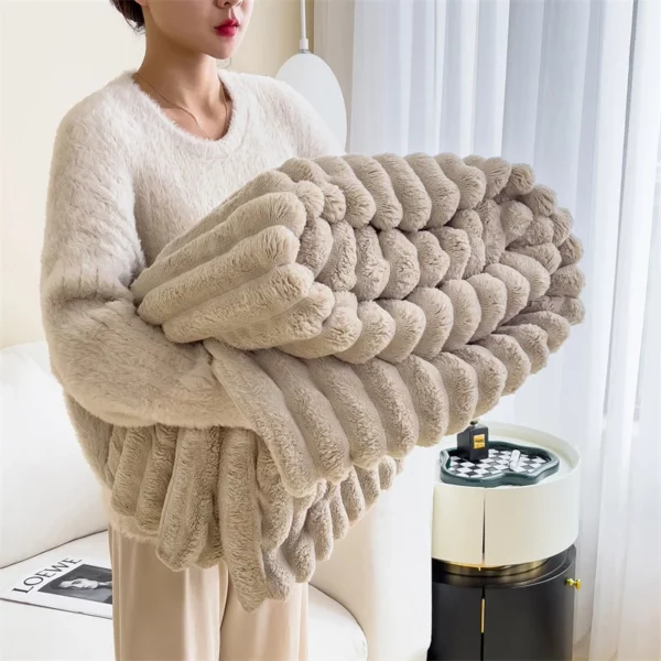 Imitation Rabbit Fleece Velvet Warmth Cozy Blanket - Image 5