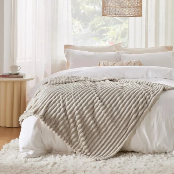Rabbit Fluffy Blanket Sofa Blanket Casual Blanket - Image 3