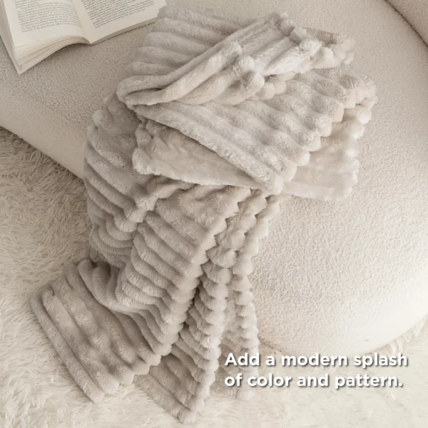 Rabbit Fluffy Blanket Sofa Blanket Casual Blanket - Image 4