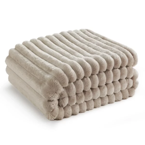 Rabbit Fluffy Blanket Sofa Blanket Casual Blanket - Image 6