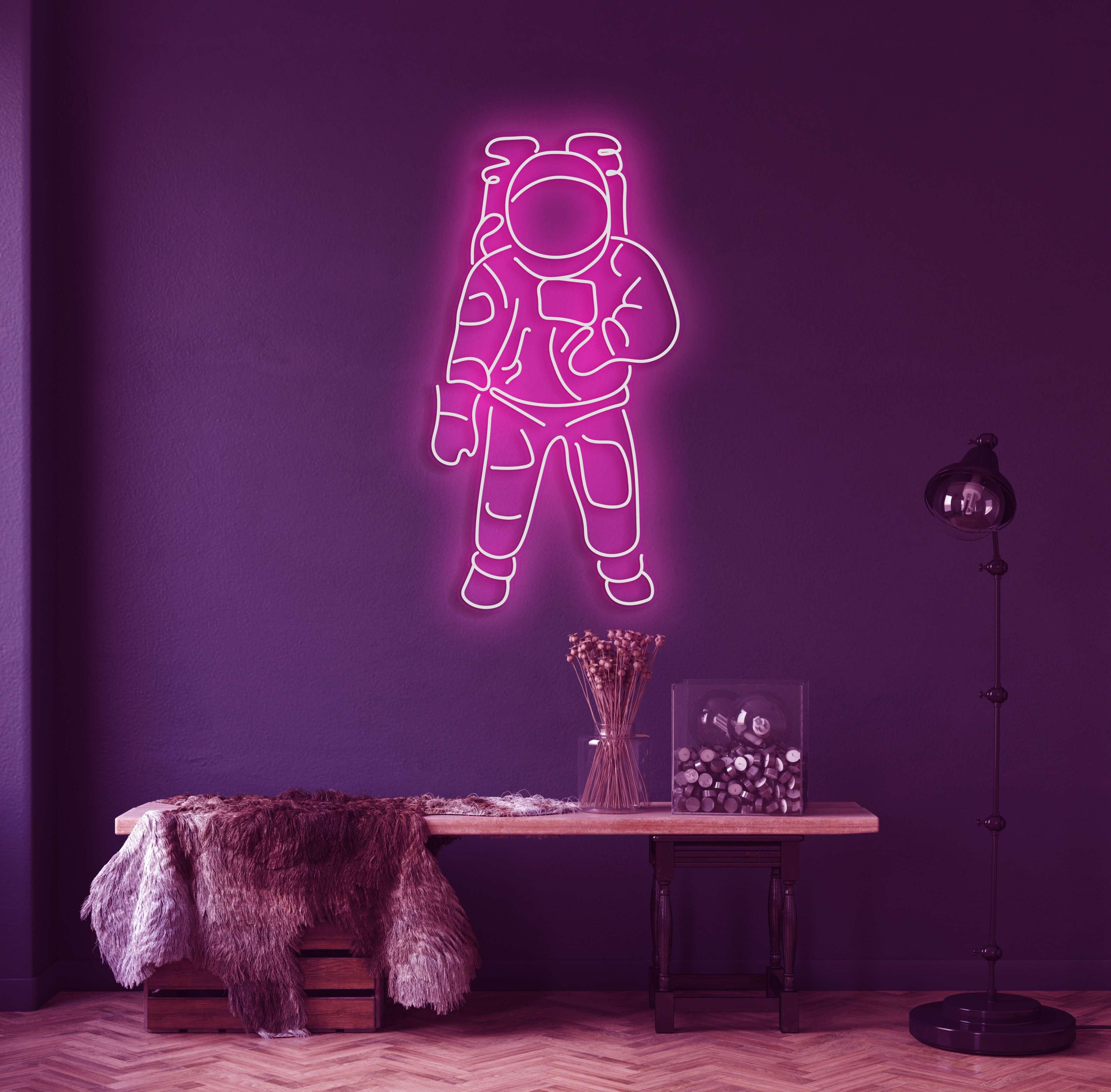 Astronaut Neon Sign - Image 8